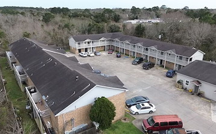 Pictures of Multifamily property located at 6205 Jackson Rd, Hitchcock, TX 77563 for sales - image #1