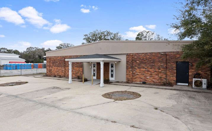 Pictures of Industrial property located at 616 Bay St, Brunswick, GA 31520 for sales - image #1