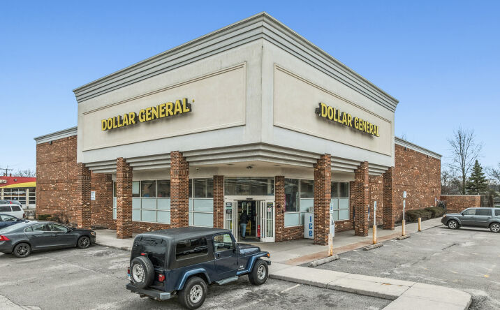 Pictures of Retail property located at 1400 E Roosevelt Rd, Wheaton, IL 60187 for sales - image #1