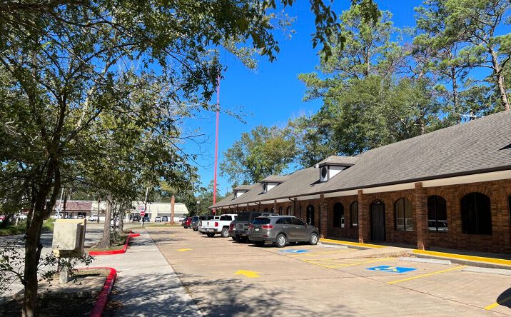 Pictures of Office, Retail property located at 3707 Fatta Dr, Dickinson, TX 77539 for sales - image #1