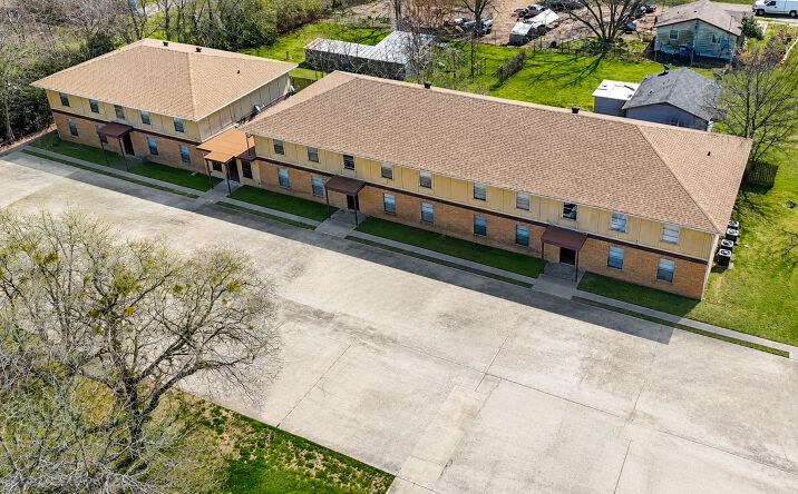 Pictures of Multifamily property located at 703 E Navasota St, Groesbeck, TX 76642 for sales - image #1