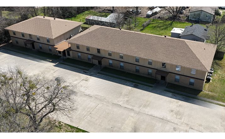 Pictures of Multifamily property located at 703 E Navasota St, Groesbeck, TX 76642 for sales - image #1
