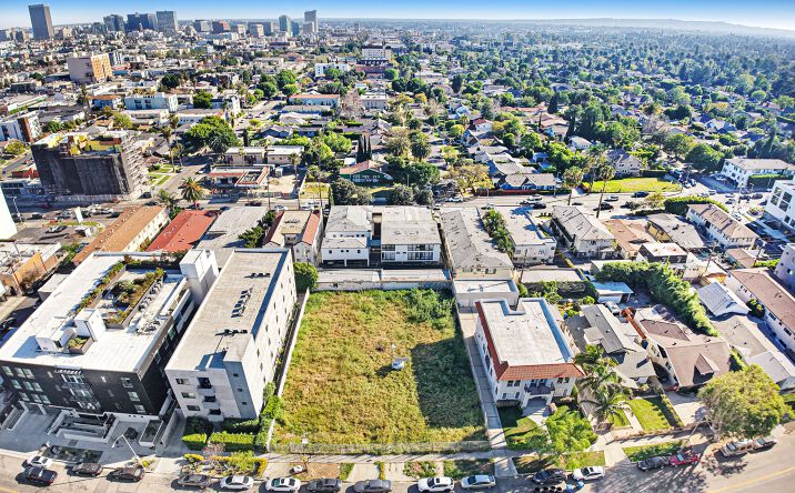 Pictures of Land property located at 4820 Oakwood Ave, Los Angeles, CA 90004 for sales - image #1