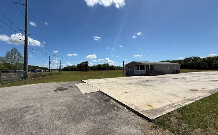 Pictures of Land property located at 1308 N Wade St, Trenton, FL 32693 for sales - image #1