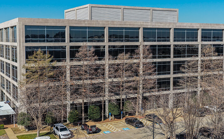 Pictures of Office, Industrial property located at 2250 W John Carpenter Fwy, Irving, TX 75063 for sales - image #1