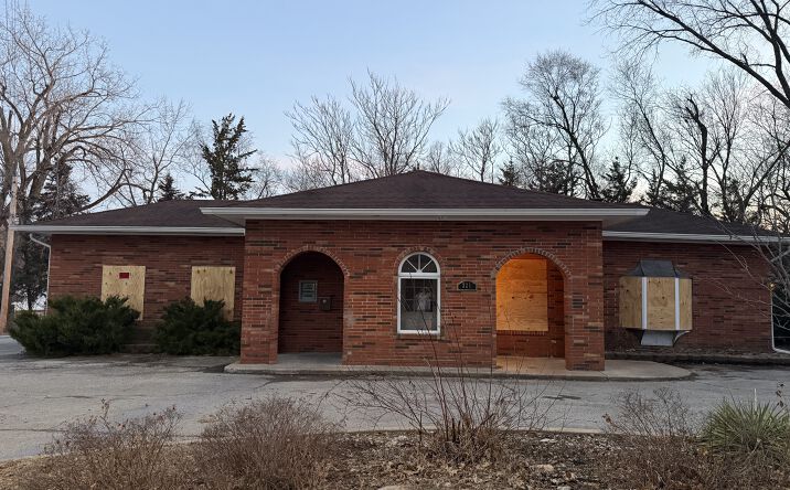 Pictures of Mixed Use, Retail property located at 321 W Broadway Ave, Excelsior Springs, MO 64024 for sales - image #1