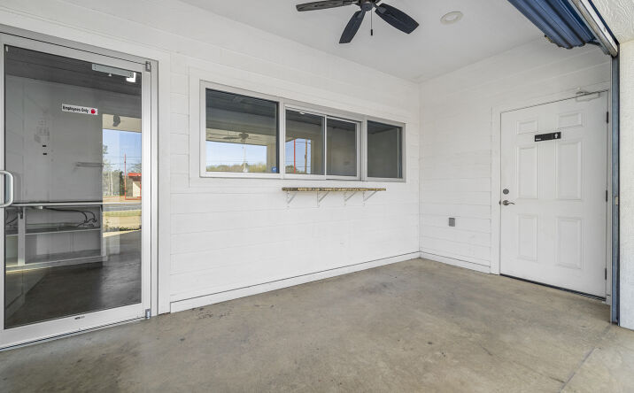 Pictures of Retail property located at 207 N Henderson Blvd, Kilgore, TX 75662 for sales - image #1
