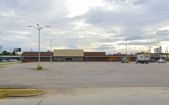 Pictures of Retail property located at 305 36th Street, Fairfield, AL 35218 for sales - image #1