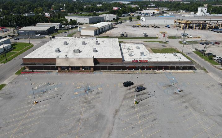 Pictures of Retail property located at 305 36th Street, Fairfield, AL 35218 for sales - image #1