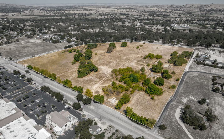 Pictures of Land property located at 2115 El Camino Real, Atascadero, CA 93422 for sales - image #1