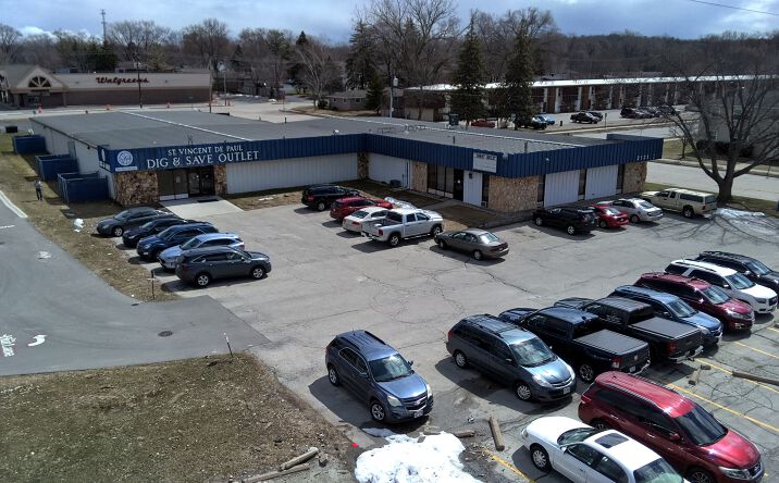 Pictures of Retail property located at 2121 Van Deuren St, Green Bay, WI 54302 for sales - image #1