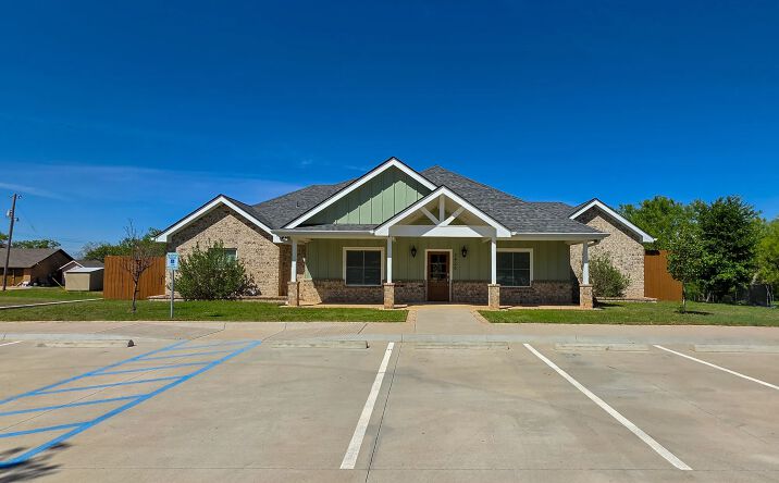 Pictures of Office property located at 2426 Lincoln Dr, Abilene, TX 79601 for sales - image #1