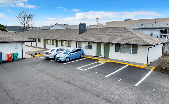 Pictures of Multifamily property located at 1904 SE 80th Ave, Portland, OR 97215 for sales - image #1