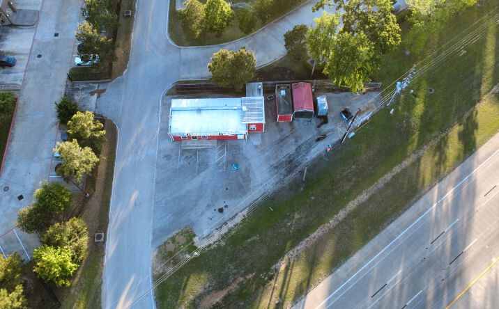 Pictures of Retail property located at 4897 W Davis St, Conroe, TX 77304 for sales - image #1
