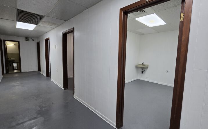 Pictures of Retail, Office, Special Purpose property located at 1104 Stumpf Blvd, Gretna, LA 70053 for sales - image #1