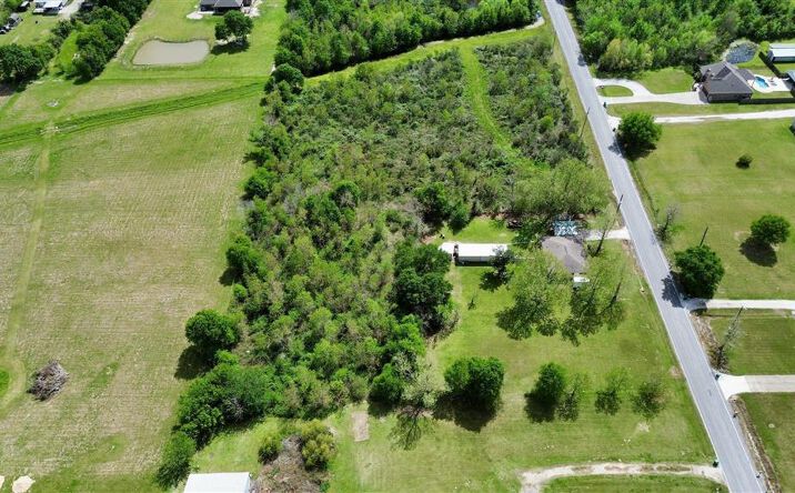 Pictures of Land property located at Carlyss Dr Drive, Sulphur, LA 70665 for sales - image #1