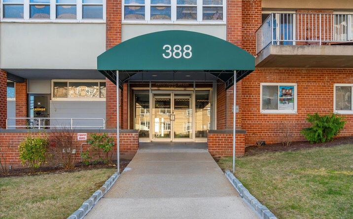 Pictures of Business for Sale, Retail property located at 388 Westchester Avenue 1E, Rye Town, NY 10573 for sales - image #1