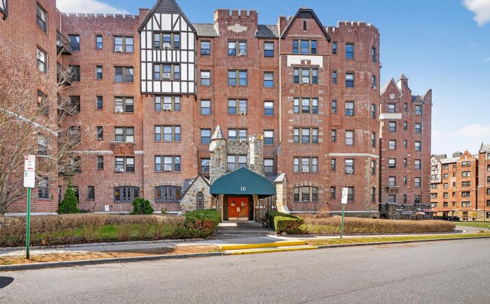Pictures of Office property located at 10 Nosband Avenue 1L, Greenburgh, NY 10605 for sales - image #1