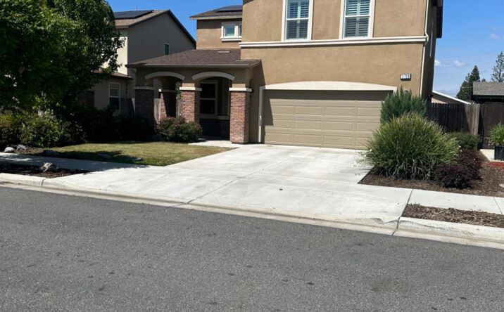 Pictures of Special Purpose property located at 3728 E Kaweah Avenue, Visalia, CA 93292 for sales - image #1