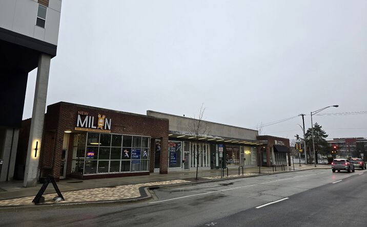 Pictures of Retail property located at 669-685 Graceland Avenue, Des Plaines, IL 60016 for sales - image #1