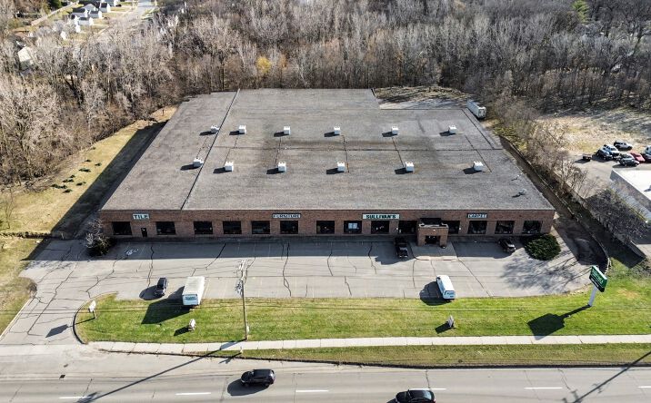 Pictures of Retail property located at 1860 28th St SE, Grand Rapids, MI 49508 for sales - image #1