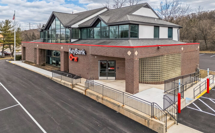 Pictures of Retail property located at 200 Lancaster Ave, Malvern, PA 19355 for sales - image #1