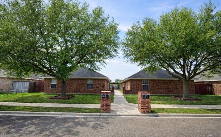 Pictures of Multifamily property located at 1817 Aruba Drive, Edinburg, TX 78541 for sales - image #1