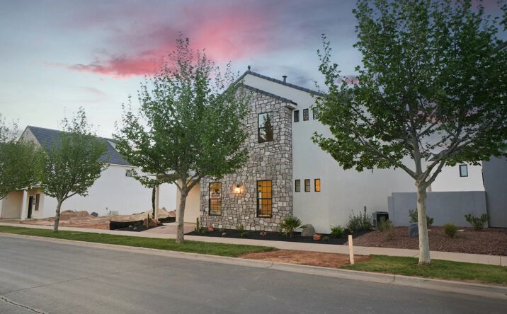 Pictures of Multifamily property located at 4346 Canterbury Rd, Hurricane, UT 84737 for sales - image #1