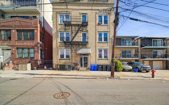Pictures of Multifamily property located at 934 Pavonia Ave, Jersey City, NJ 07306 for sales - image #1