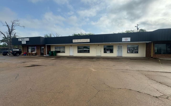 Pictures of Office, Retail property located at 430 S Seven Pts Dr, Seven Points, TX 75143 for sales - image #1
