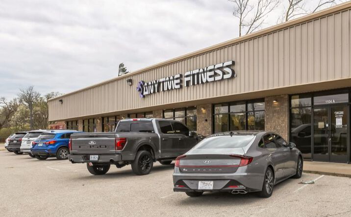 Pictures of Retail property located at 1104 U.S. Rte 66, Waynesville, MO 65583 for sales - image #1