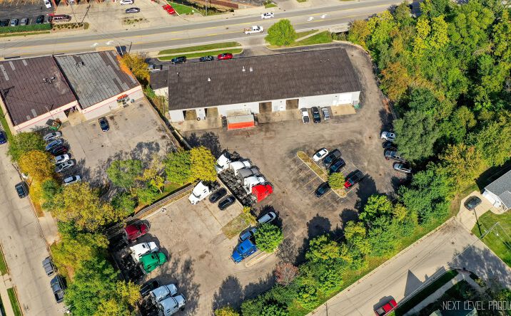 Pictures of Industrial property located at 765 Villa St, Elgin, IL 60120 for sales - image #1