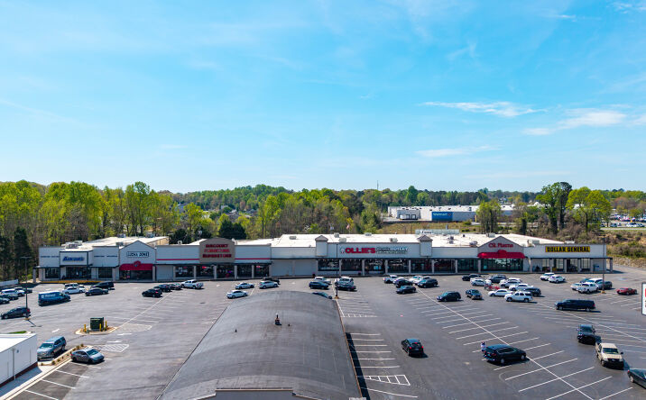 Pictures of Retail property located at 2125-2143 N Church St, Burlington, NC 27217 for sales - image #1