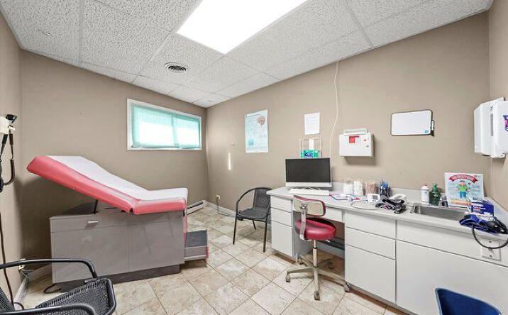 Pictures of Office property located at 6067 N Northwest Hwy, Chicago, IL 60631 for sales - image #1