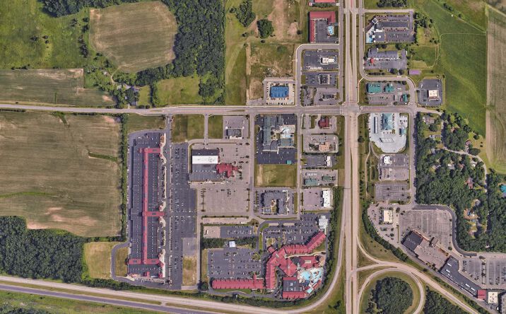 Pictures of Retail property located at 1280 WI Dells Pkwy S, Wisconsin Dells, WI 53913 for sales - image #1
