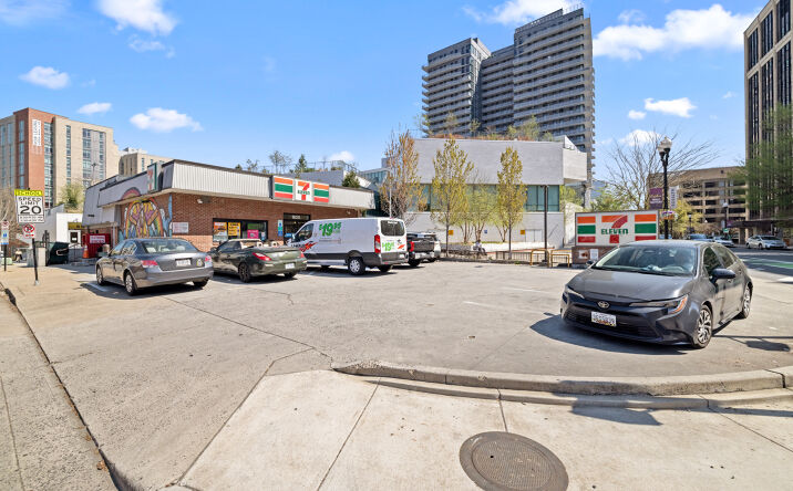 Pictures of Retail property located at 1625 Wilson Blvd, Arlington, VA 22209 for sales - image #1