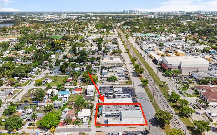 Pictures of Retail, Industrial, Mixed Use property located at 1800 N Dixie Highway, Hollywood, FL 33020 for sales - image #1