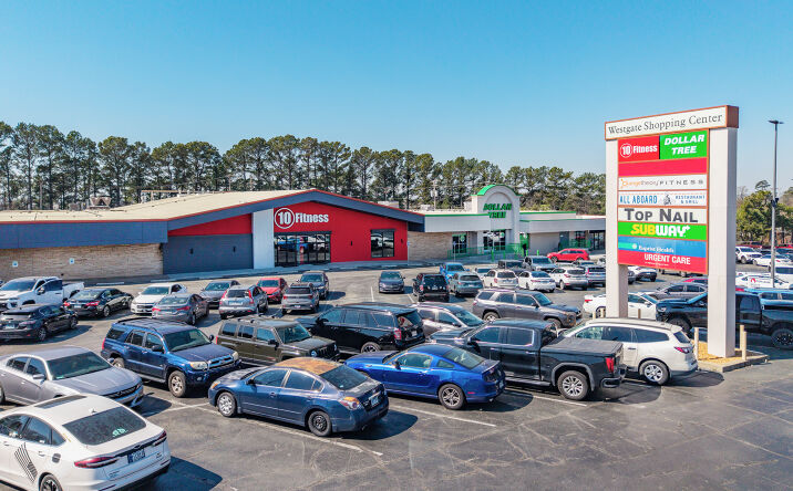 Pictures of Retail property located at 6823 Cantrell Rd, Little Rock, AR 72207 for sales - image #1