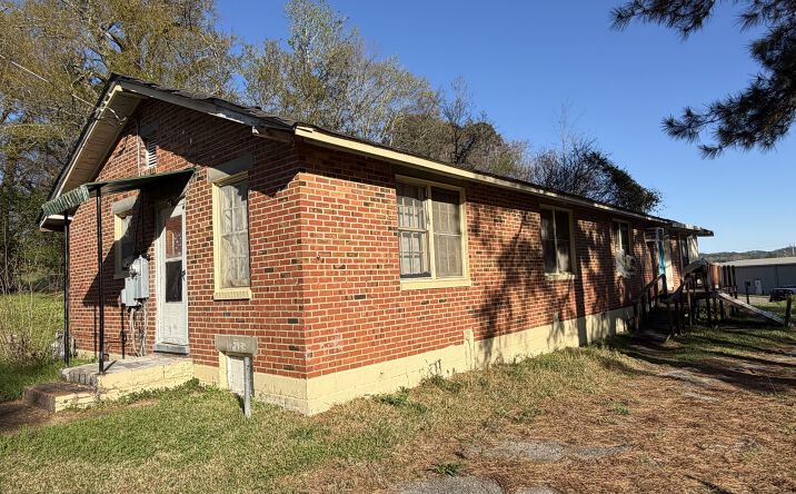 Pictures of Multifamily property located at 110 57th Ave, Meridian, MS 39307 for sales - image #1