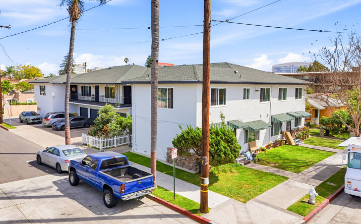 Pictures of Multifamily property located at 1027 N Parton St, Santa Ana, CA 92701 for sales - image #1