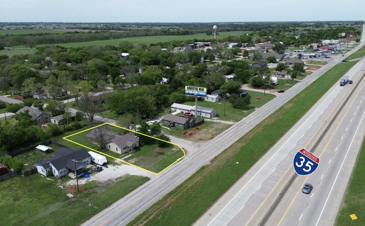 Pictures of Retail, Office, Land property located at 401 I-35 Frontage Rd, Valley View, TX 76272 for sales - image #1