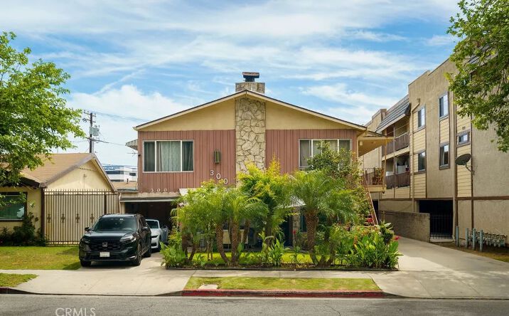 Pictures of Multifamily property located at 300 E Garfield Avenue, Glendale, CA 91205 for sales - image #1
