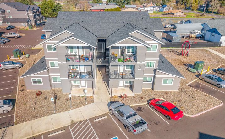 Pictures of Multifamily property located at 972 N 2nd St, Jefferson, OR 97352 for sales - image #1