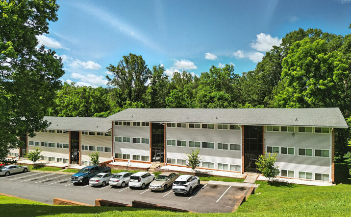 Pictures of Multifamily property located at 2075 Langhorne Rd, Lynchburg, VA 24501 for sales - image #1