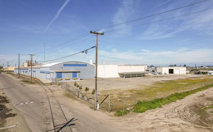 Pictures of Industrial property located at 39400 Clarkson Dr, Kingsburg, CA 93631 for sales - image #1