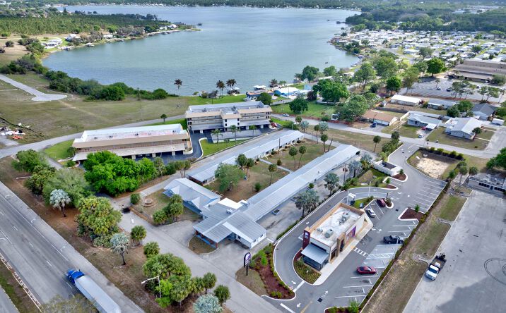 Pictures of Hospitality, Multifamily, Senior Living property located at 517 US-27, Lake Placid, FL 33852 for sales - image #1