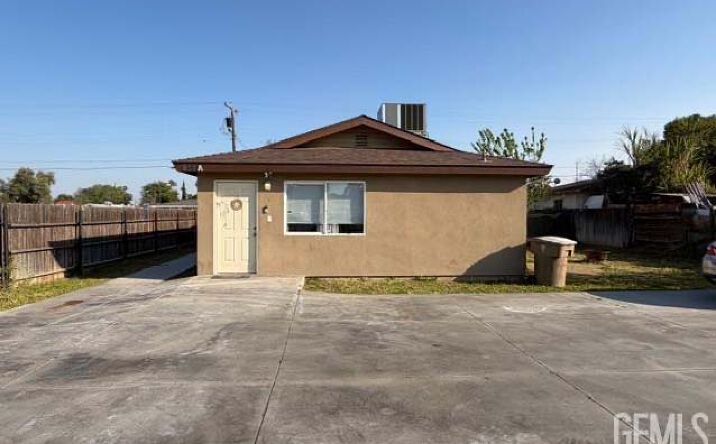 Pictures of Multifamily property located at 614 E 9th St, Bakersfield, CA 93307 for sales - image #1