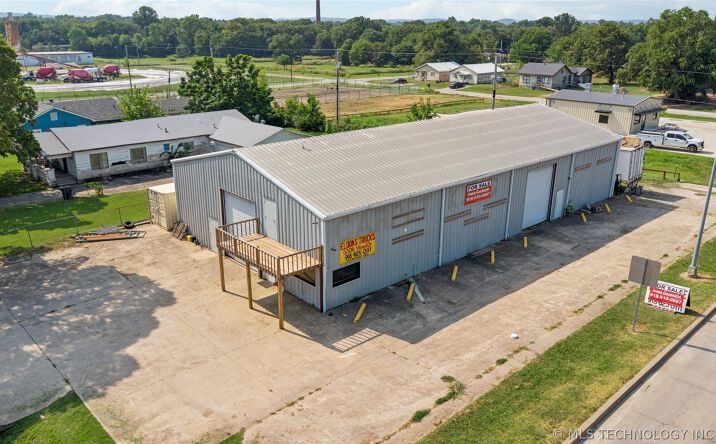 Pictures of Mixed Use, Retail, Industrial property located at 500 N Wood Drive, Okmulgee, OK 74447 for sales - image #1