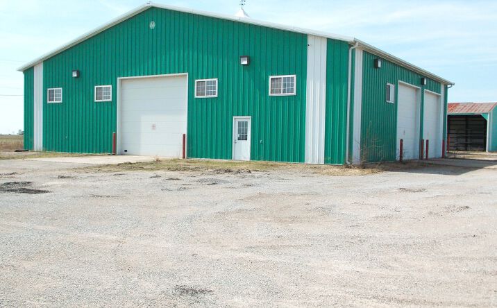 Pictures of Industrial, Special Purpose property located at 7275 N 1220 Lane, Mt Carmel, IL 62863 for sales - image #1