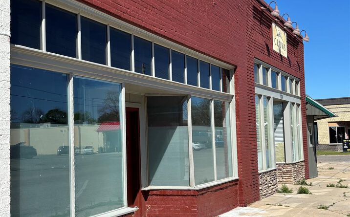 Pictures of Special Purpose property located at 726 E Main Street, Shawnee, OK 74801 for sales - image #1